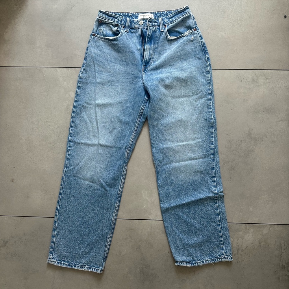 Abercrombie & Fitch Curve Love “ The Loose High Rise” Light Blue Jeans - Picture 2 of 10